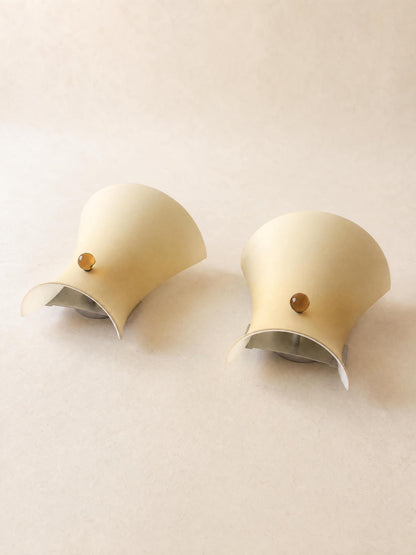 Set of 3 Italian 80s Itre Wall Lights in Opaline Glass, Yellow Eggshell Sculptural Sconces — photo 7