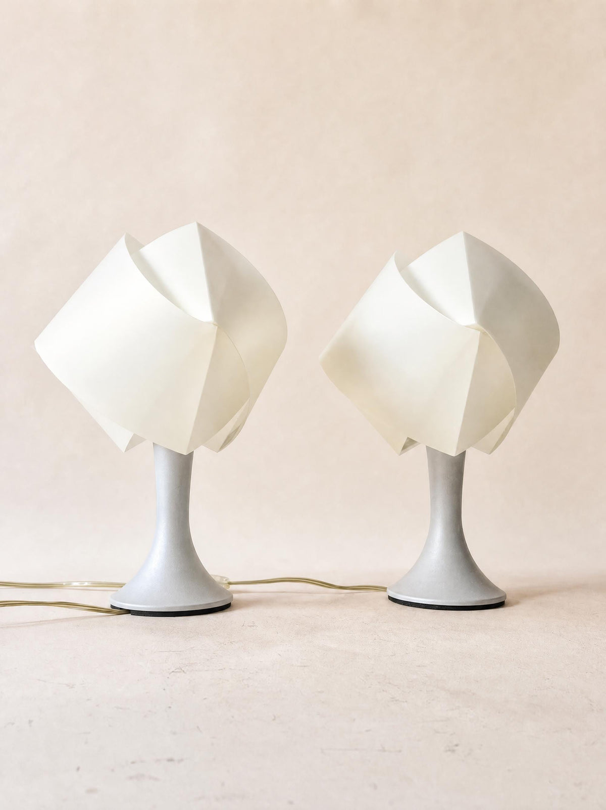 Pair of Vintage 90s Slamp Gemmy Table Lamps, Italian Resin Lights by 7Notti — photo 2