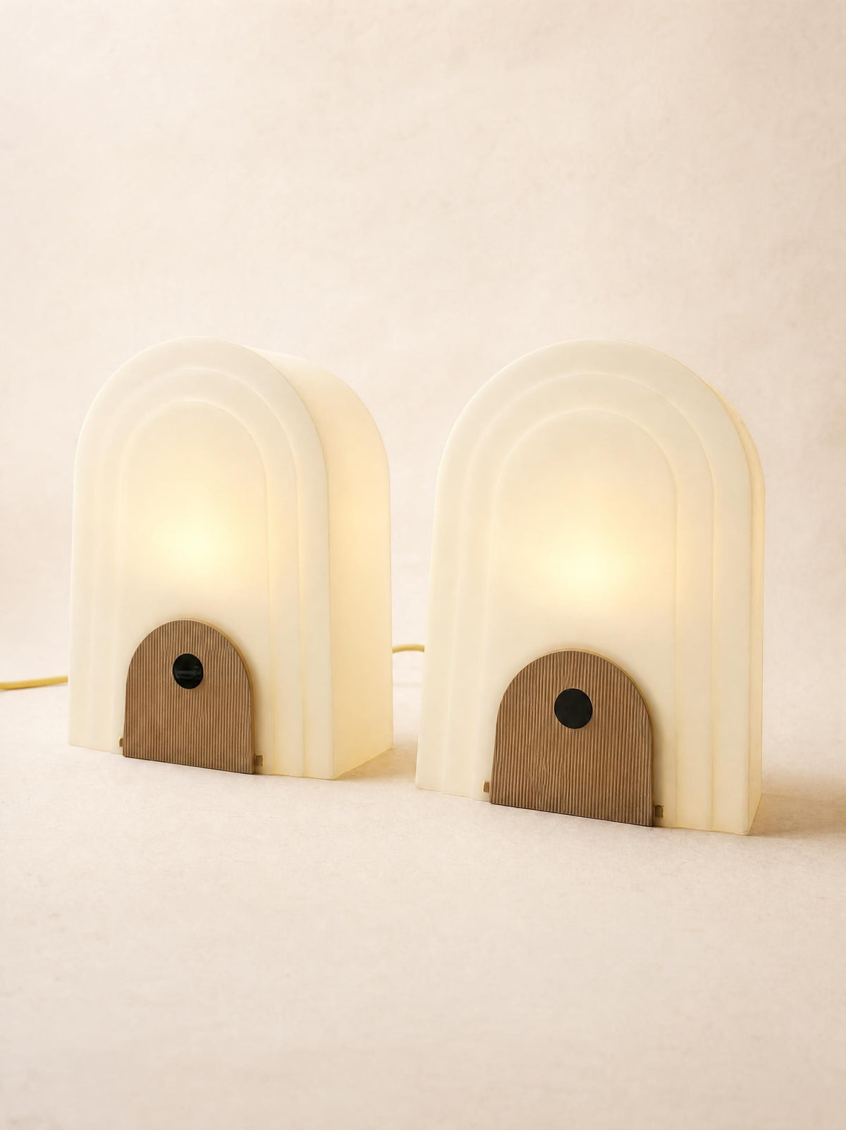 Vintage Italian 80s Targetti Table Lamp Pair in Frosted Resin — photo 7
