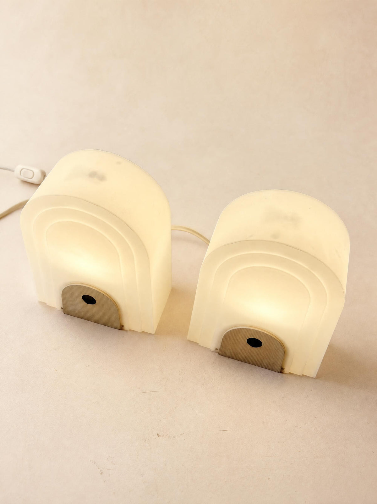 Vintage Italian 80s Targetti Table Lamp Pair in Frosted Resin — photo 8