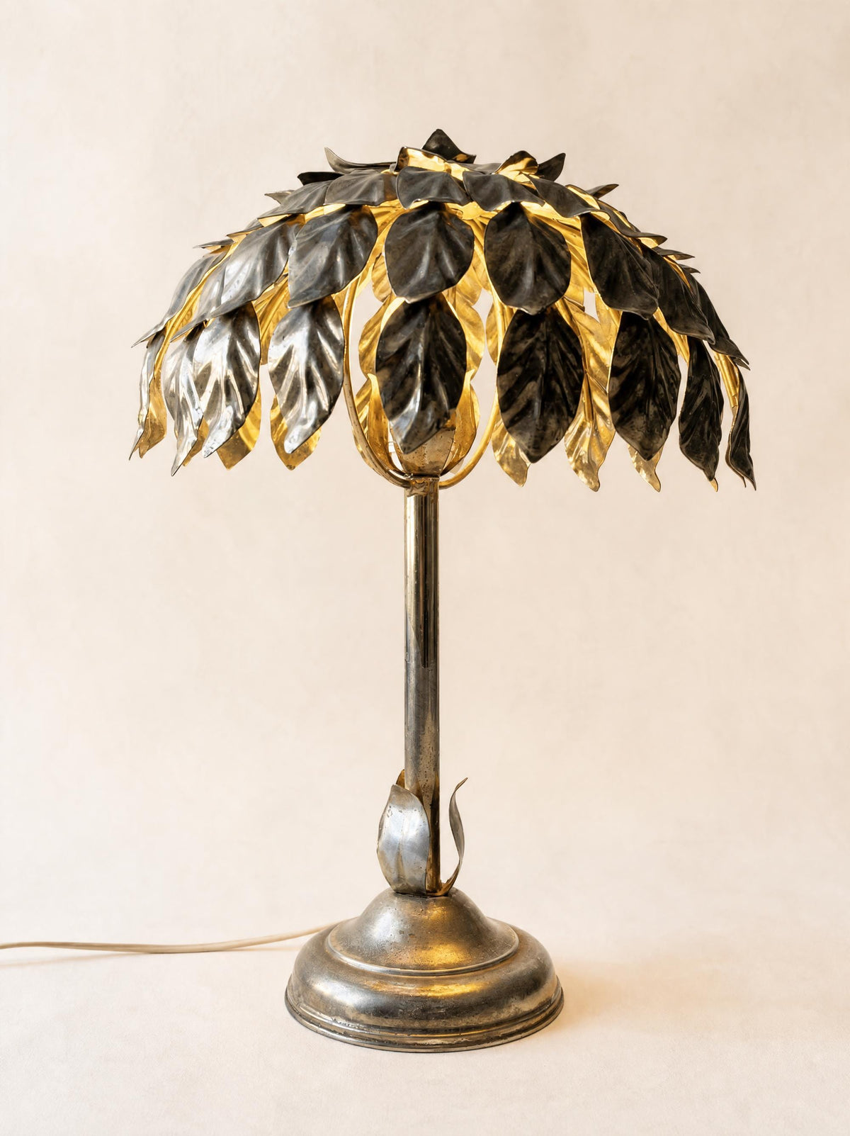 Vintage Italian 70s Brass Lotus Leaf Table Lamp, Hollywood Regency Style — photo 5
