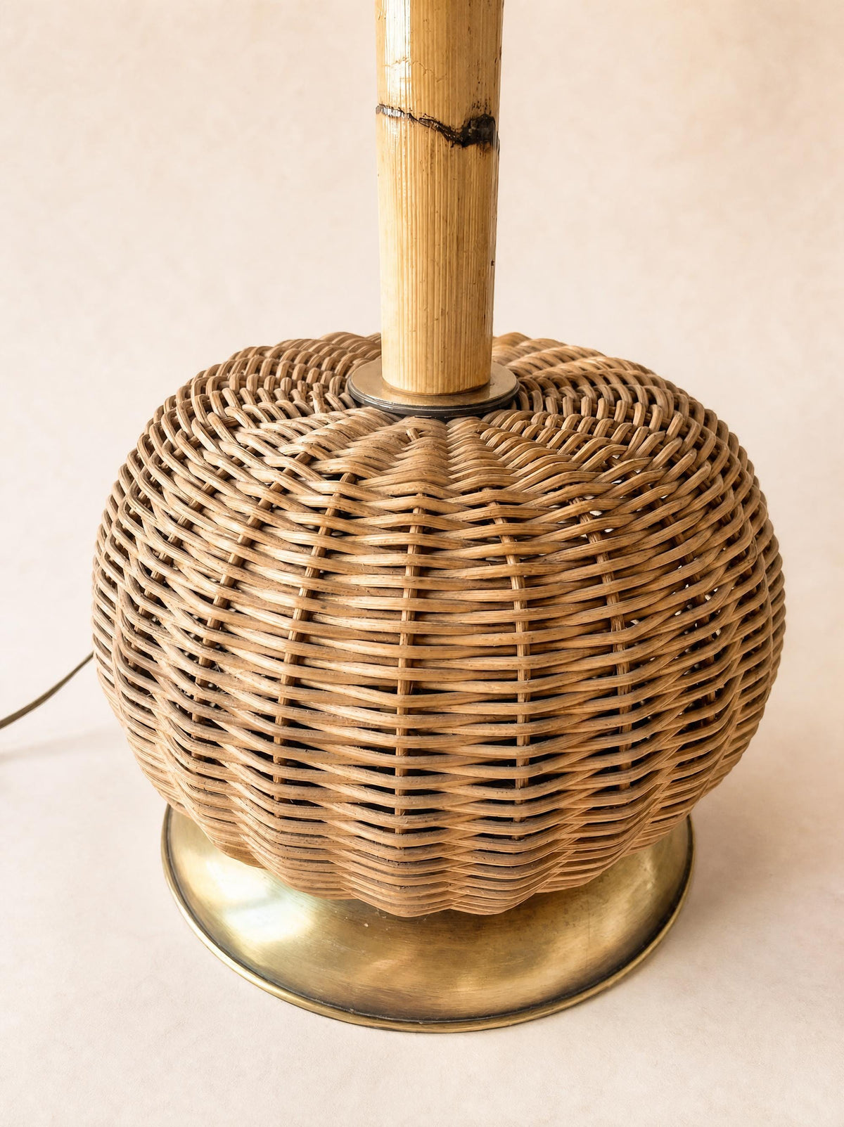 Vintage 70s Vivai del Sud Rattan Table Lamp with Brass Accents — photo 3